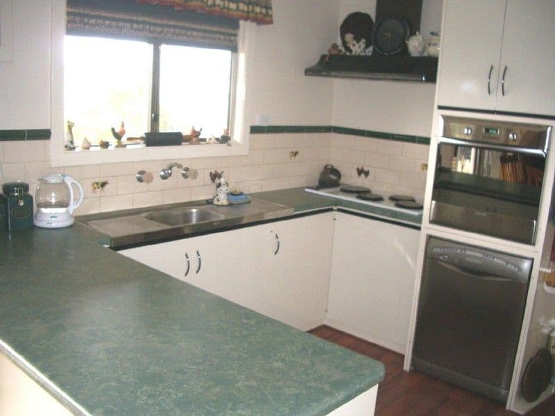 38 Naracoorte Road, BORDERTOWN SA 5268, Bordertown - Thumbnail 2