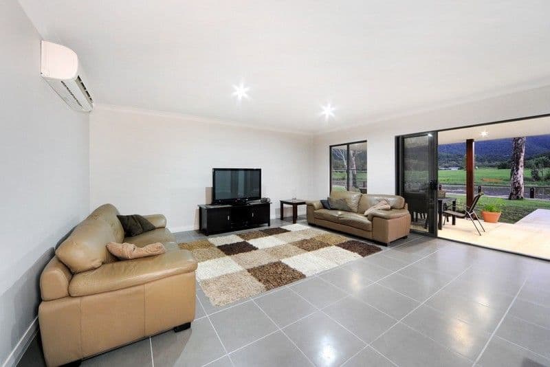 48 Abell Road, CANNONVALE QLD 4802, Cannonvale - Thumbnail 6