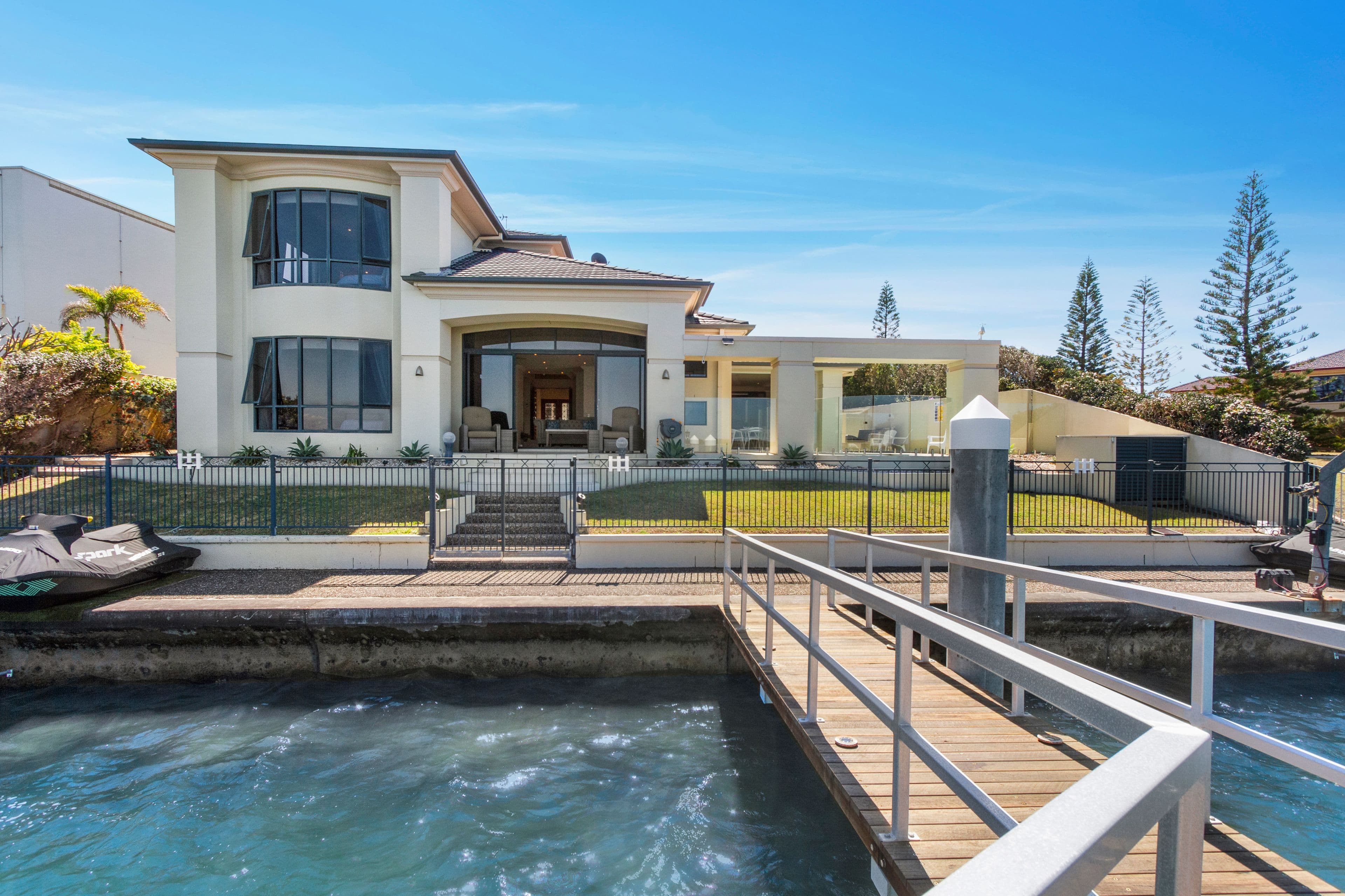 42 King Charles Drive, Sovereign Islands QLD 4216, Sovereign Islands - Thumbnail 2