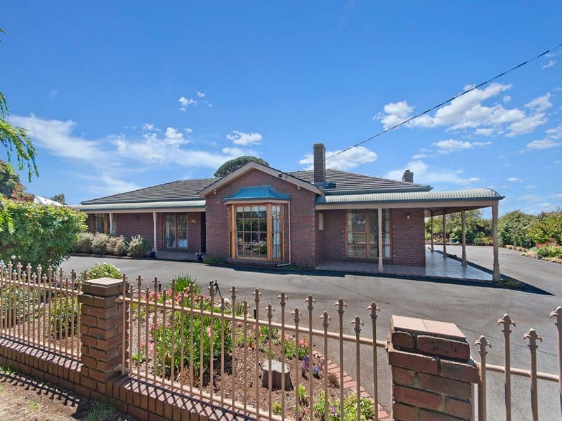 18 Wright Street, Koroit VIC 3282, Koroit - Thumbnail 2