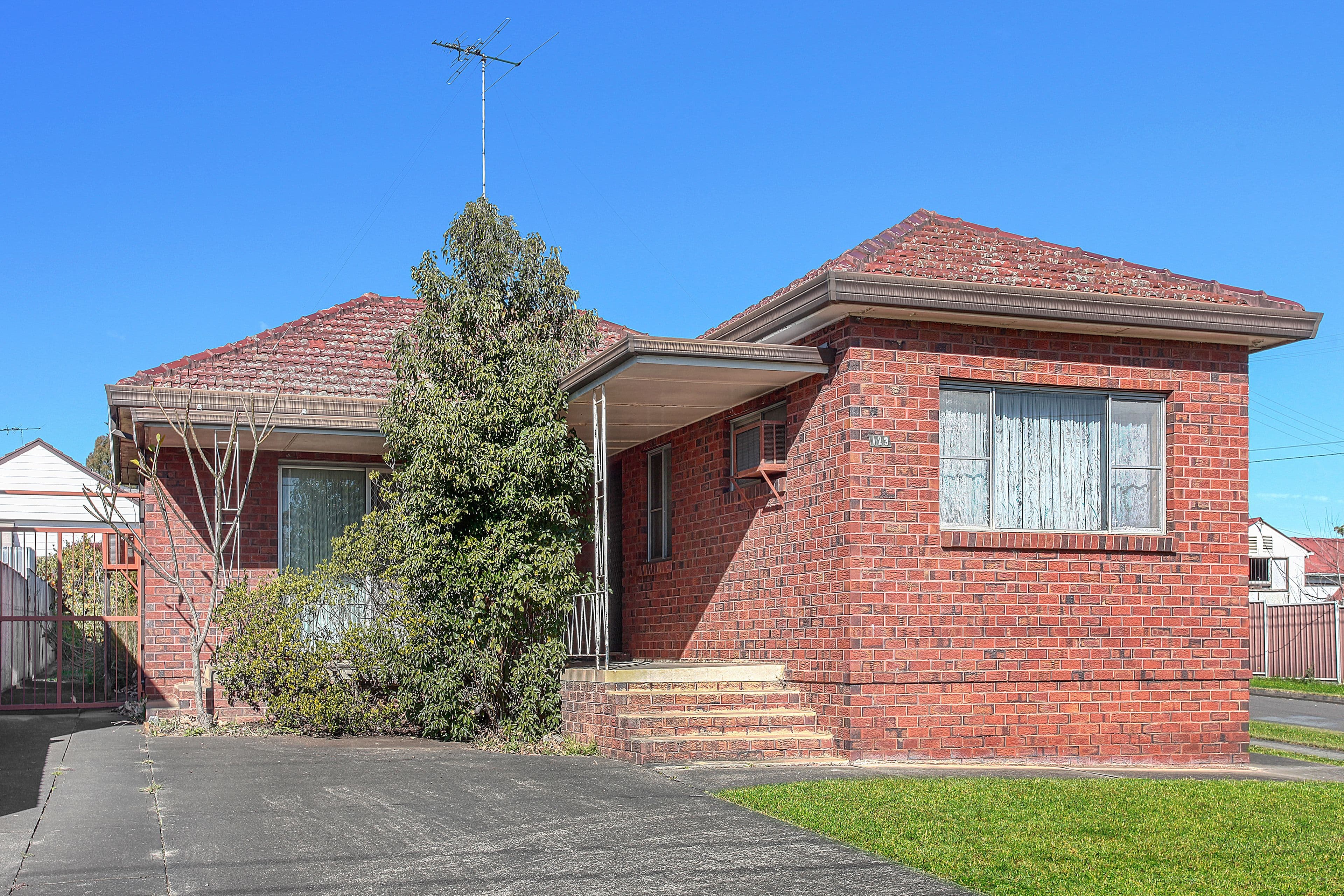 123 Victoria Street, Smithfield - Image 1