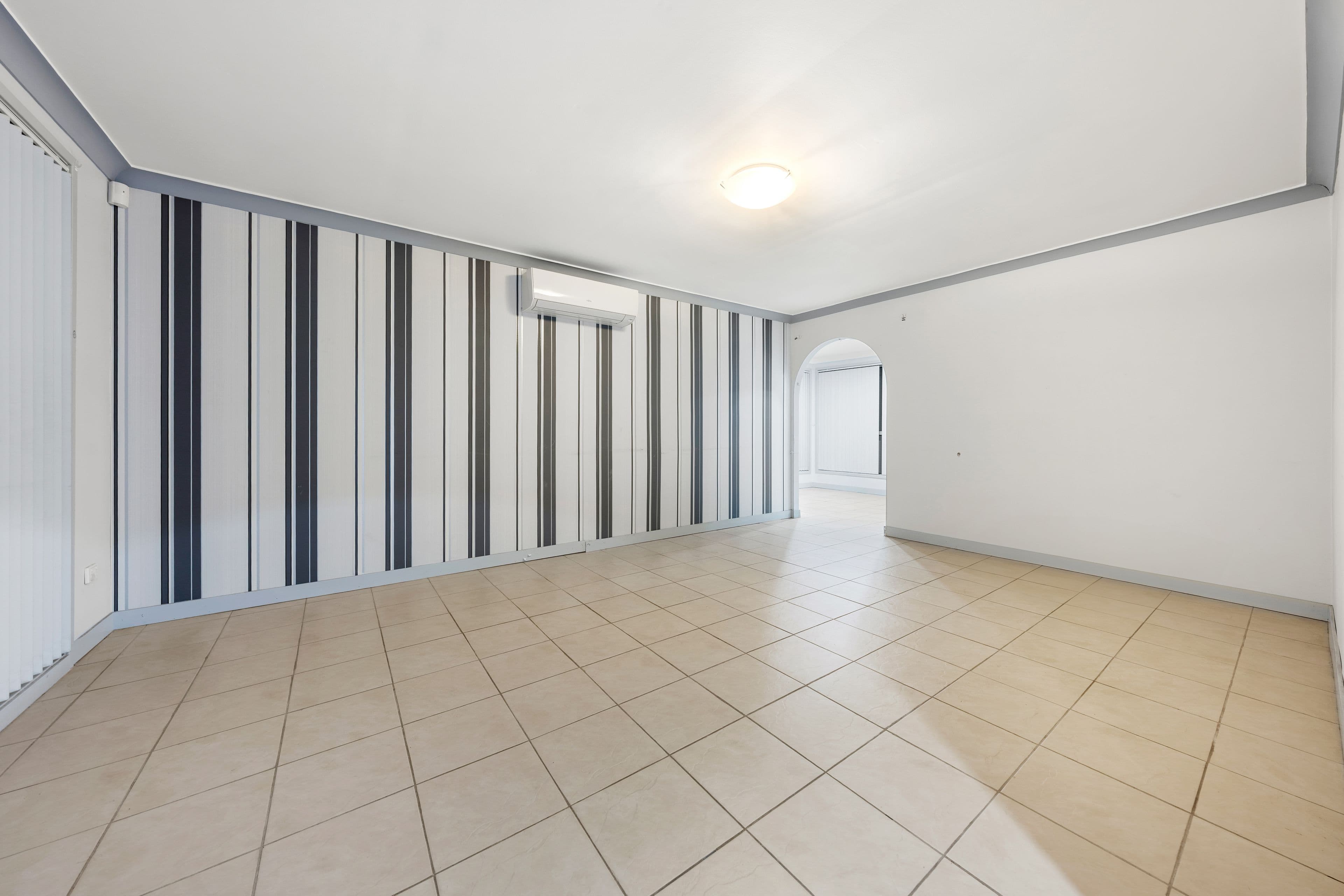 4 Swallow Place, Hinchinbrook NSW 2168, Hinchinbrook - Thumbnail 2