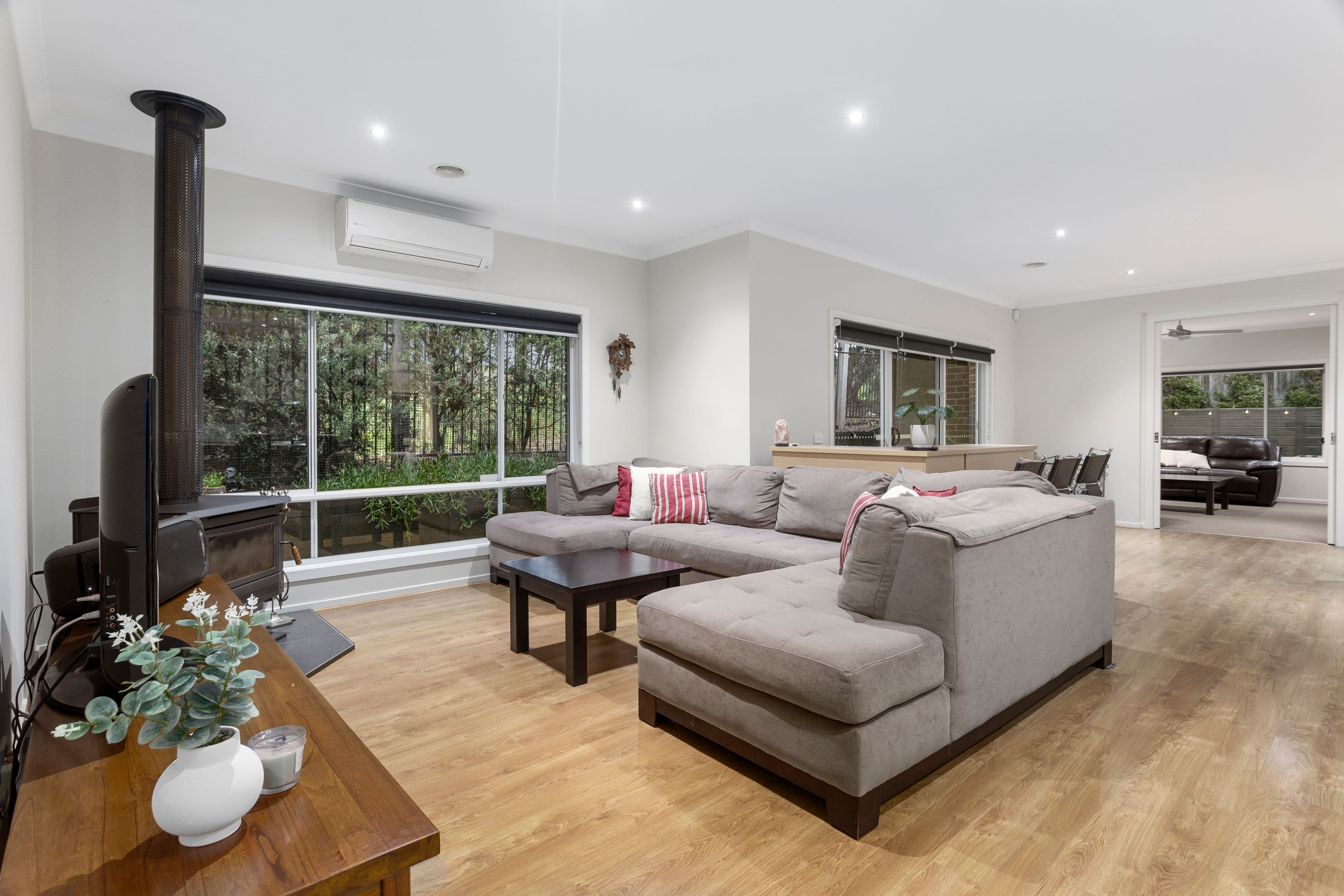 4 Tagama Court, Doreen VIC 3754, Doreen - Thumbnail 2
