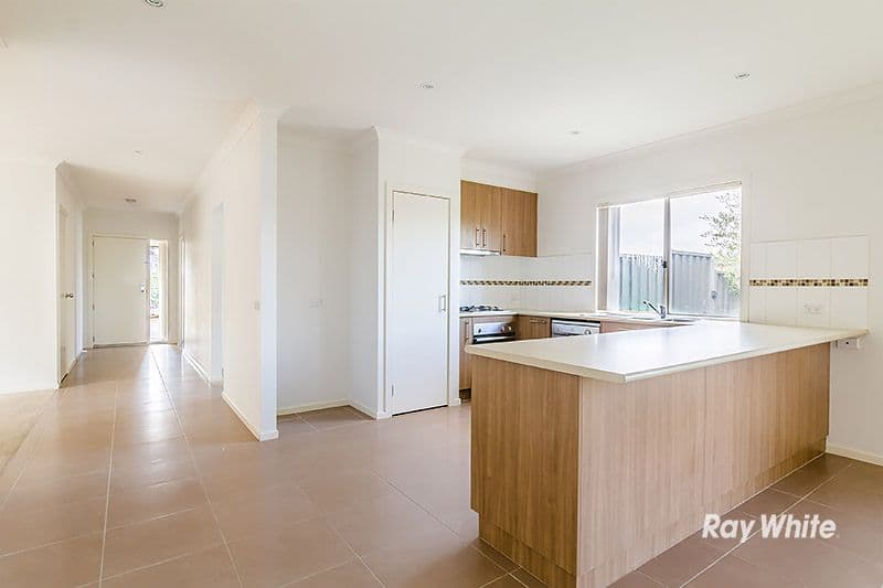 19 Cerbera Bend, Cranbourne North VIC 3977, Cranbourne North - Thumbnail 2