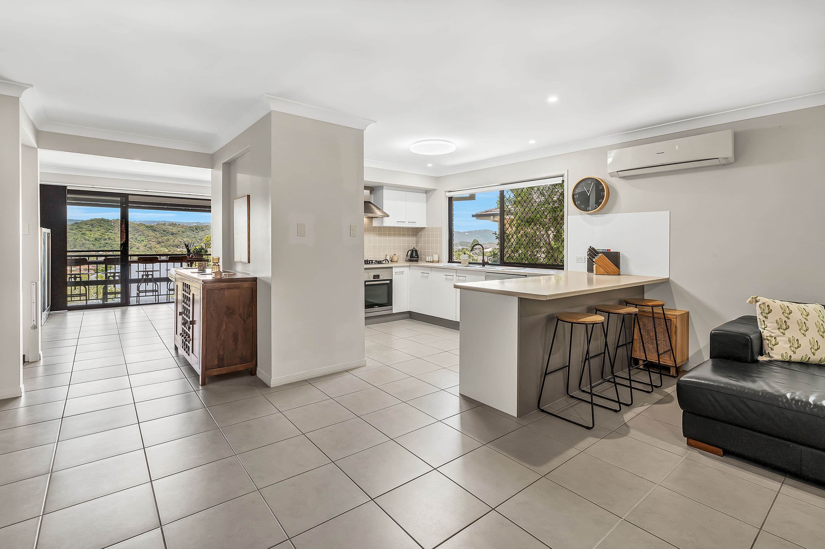 35 Yamba Street, Pacific Pines QLD 4211, Pacific Pines - Thumbnail 2