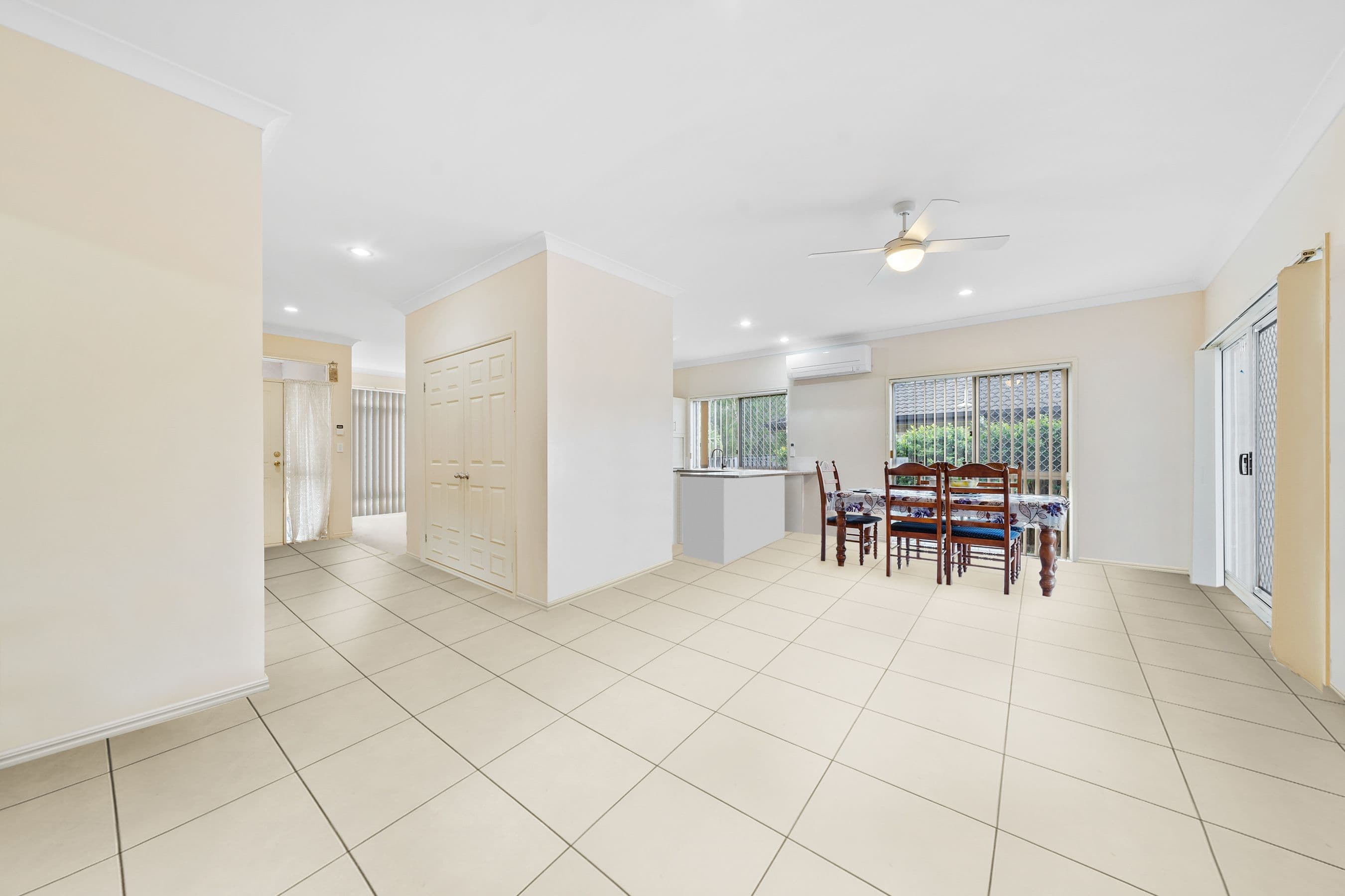 5 Courtney Close, Heritage Park QLD 4118, Heritage Park - Thumbnail 4