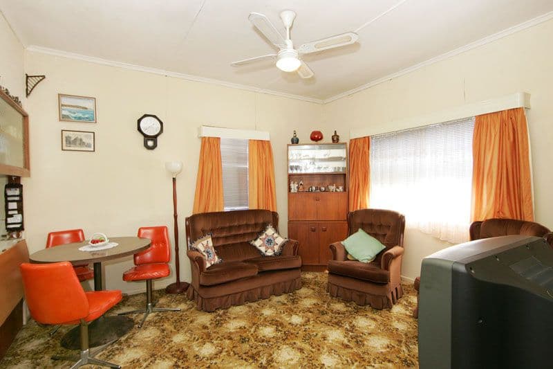558 The Entrance Road, BATEAU BAY NSW 2261, Bateau Bay - Thumbnail 2
