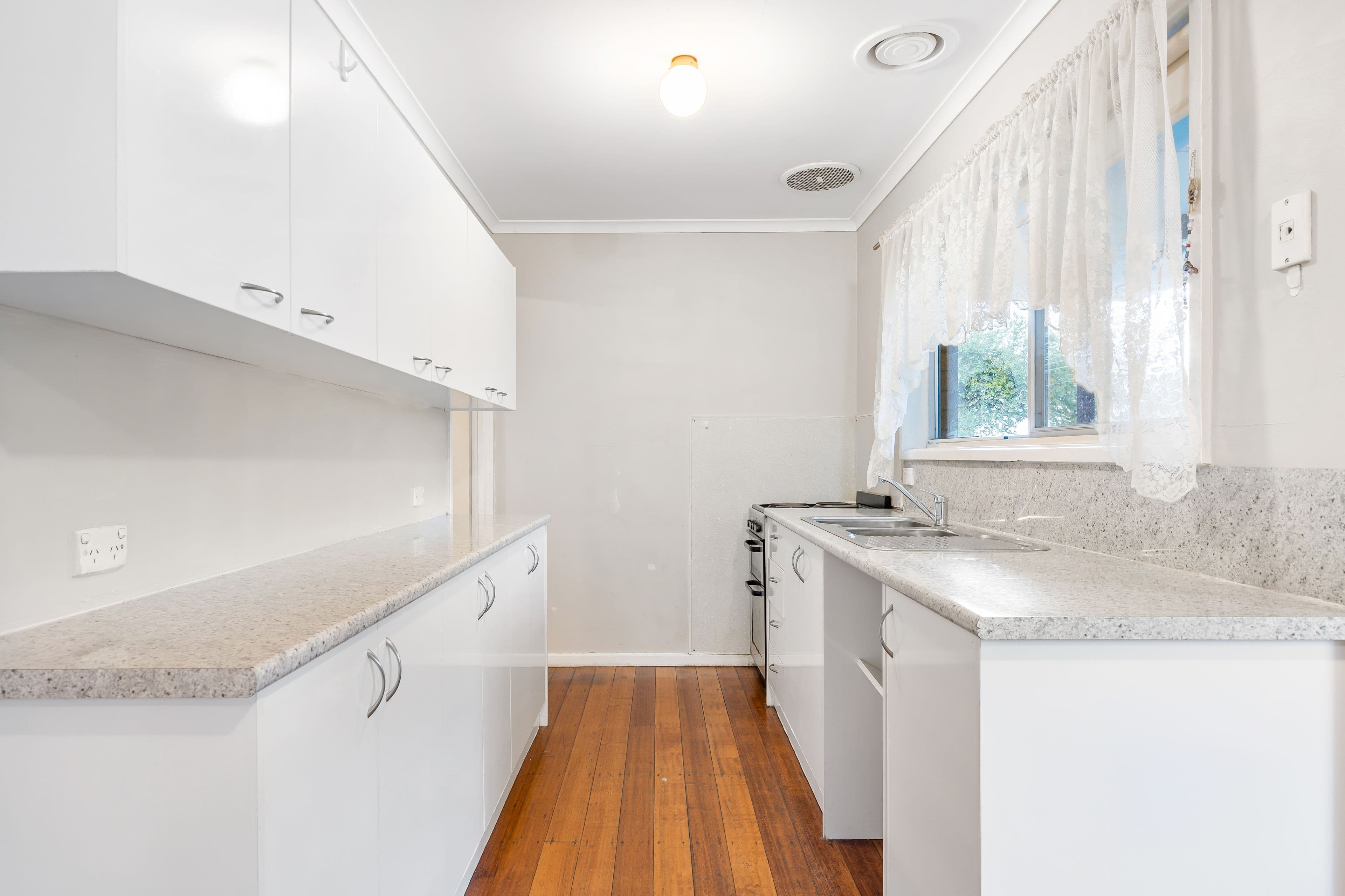 18 Erica Street, Wendouree VIC 3355, Wendouree - Thumbnail 4