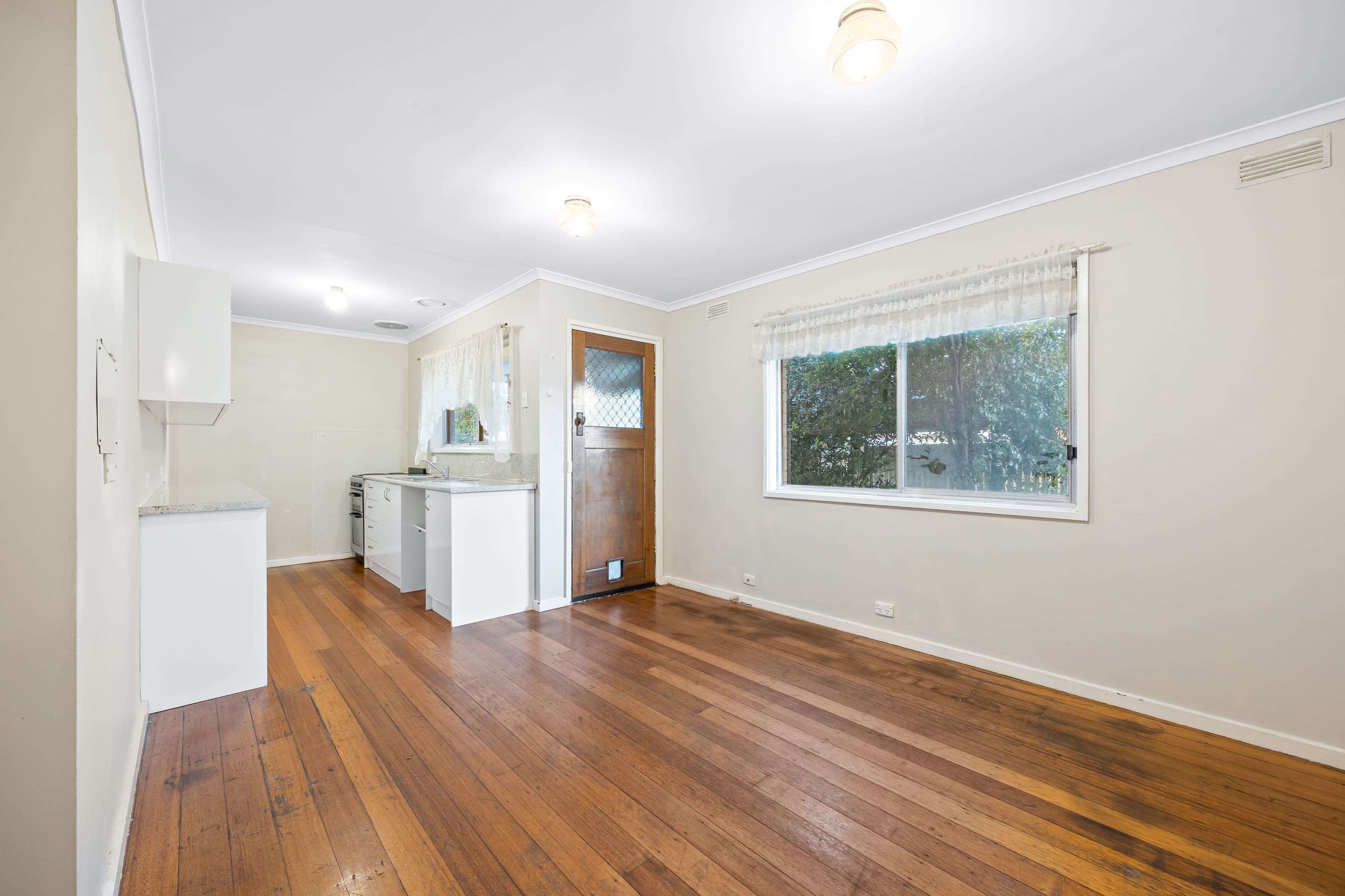 18 Erica Street, Wendouree VIC 3355, Wendouree - Thumbnail 7