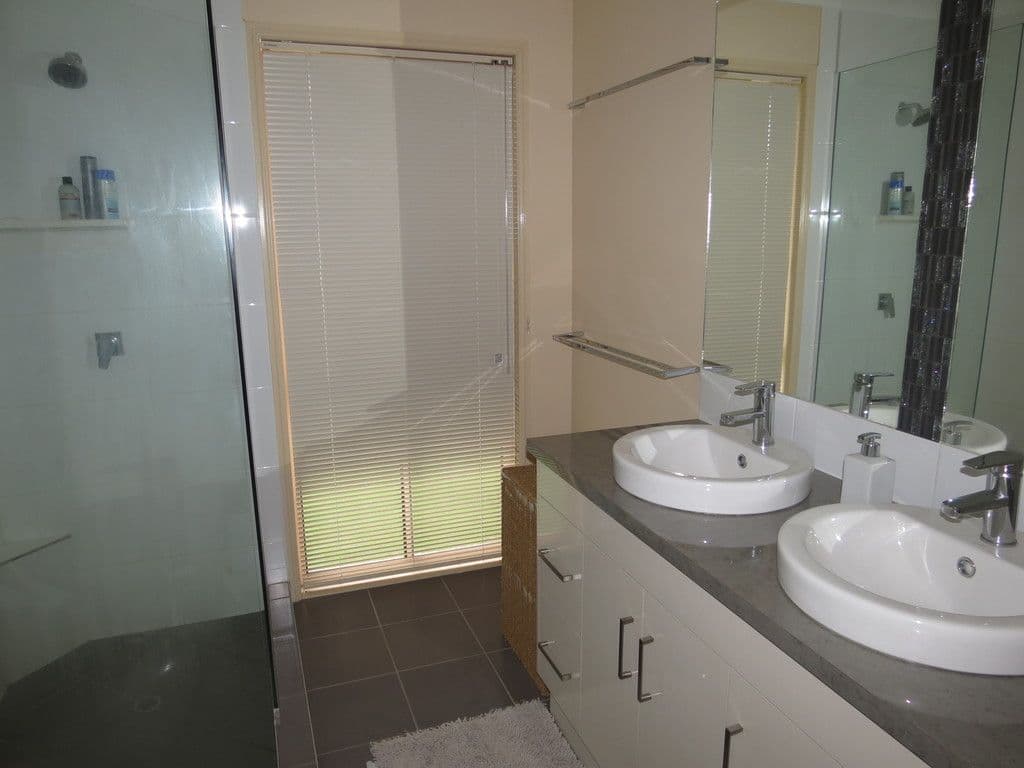 7 Staunton Street, Emerald QLD 4720, Emerald - Thumbnail 3
