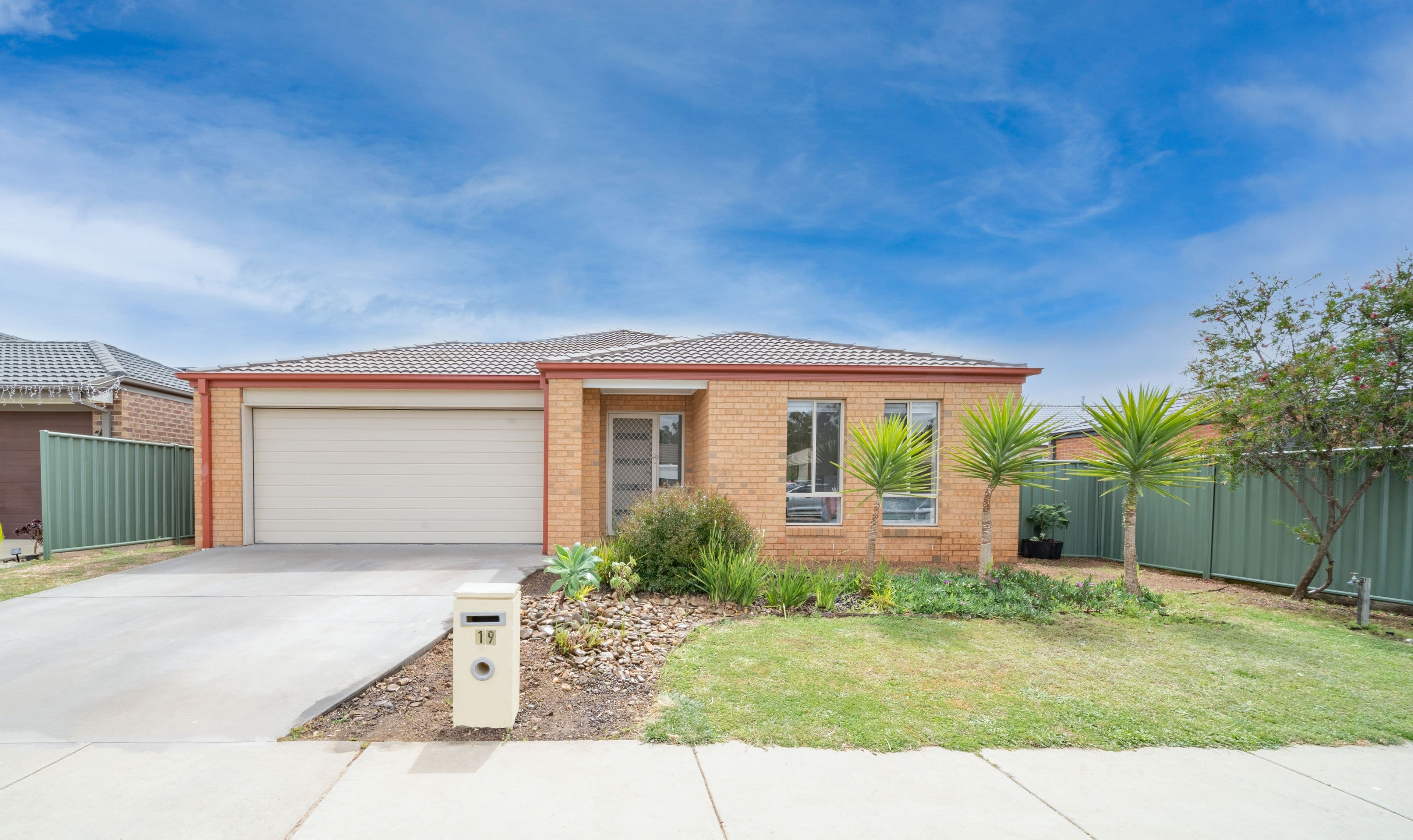 19 Caulfield Drive, Ascot VIC 3551, Ascot - Image 1