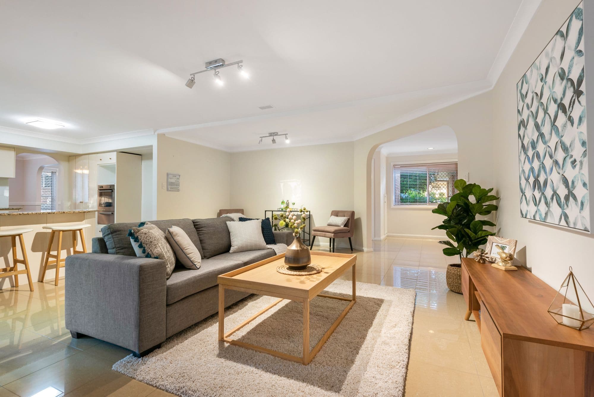 10 Troon Place, Carindale QLD 4152, Carindale - Thumbnail 3