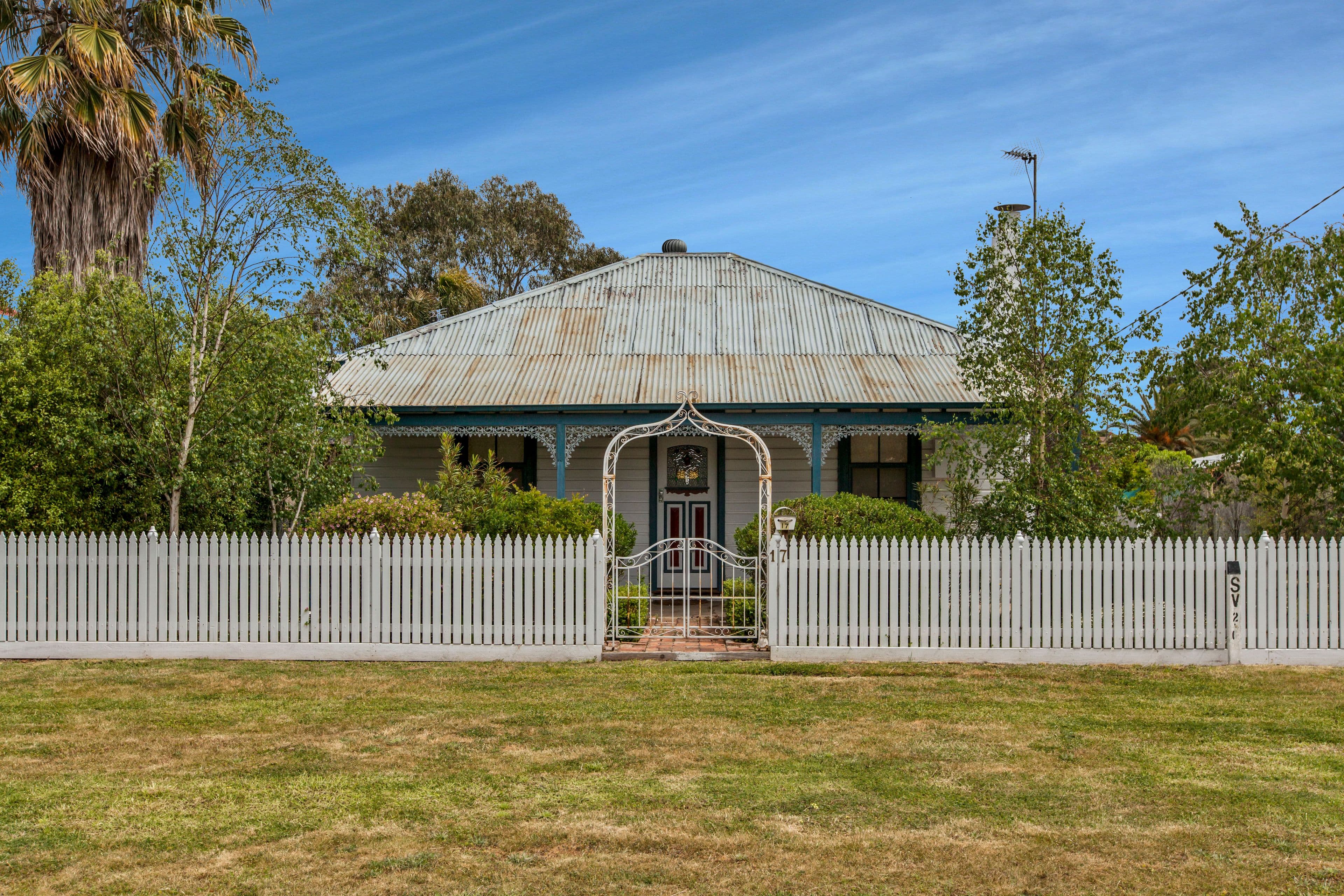 17 Abdullah Road, Seymour VIC 3660, Seymour - Image 1