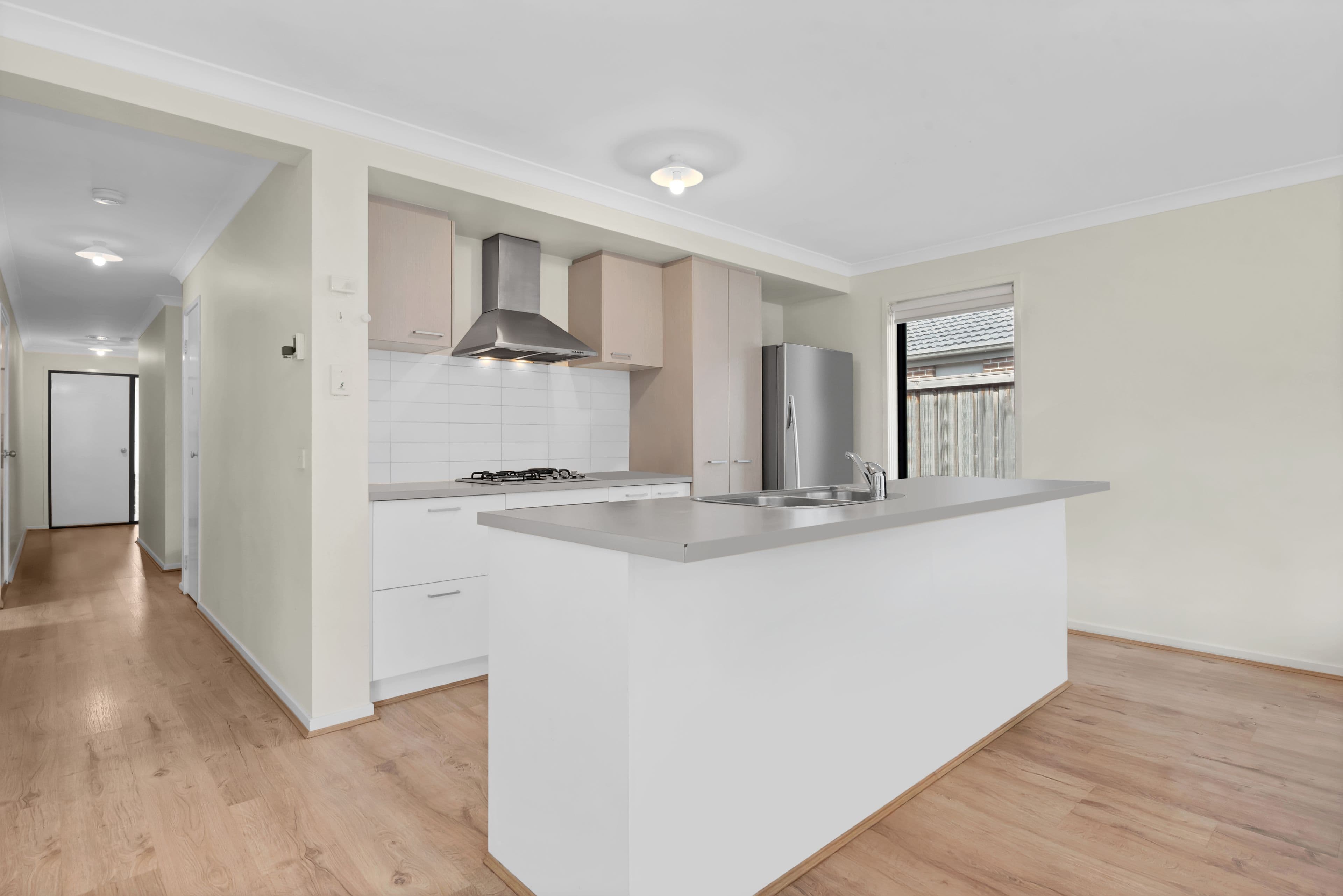 9 Maywood Street, Pakenham VIC 3810, Pakenham - Thumbnail 2