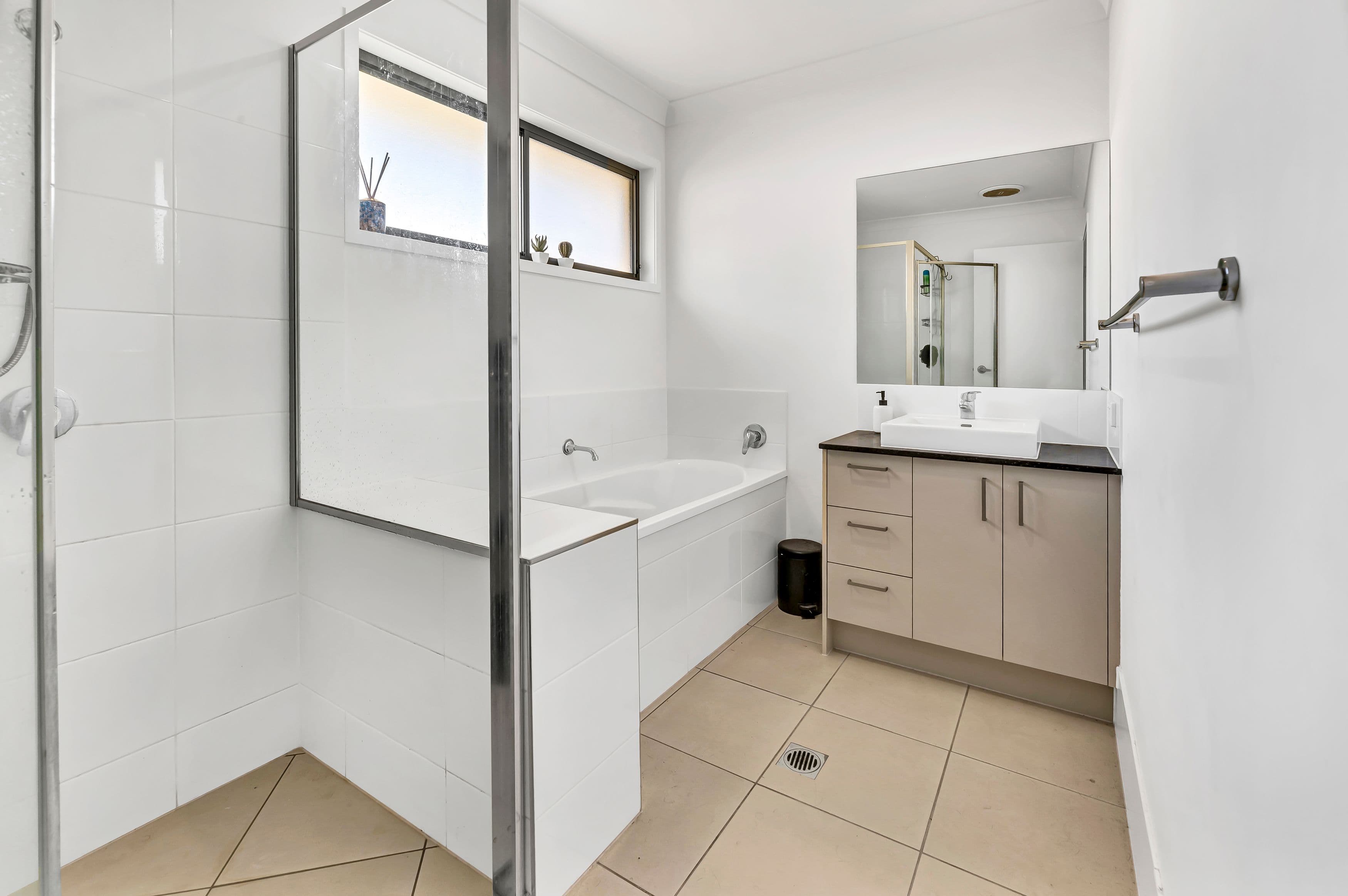 38 Grevillea Crescent, Maudsland QLD 4210, Maudsland - Thumbnail 3