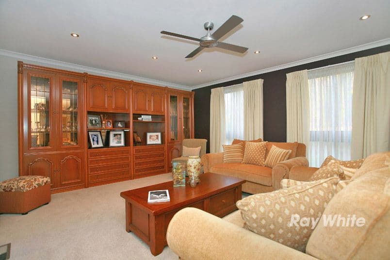 77 James Cook Drive, ENDEAVOUR HILLS VIC 3802, Endeavour Hills - Thumbnail 2