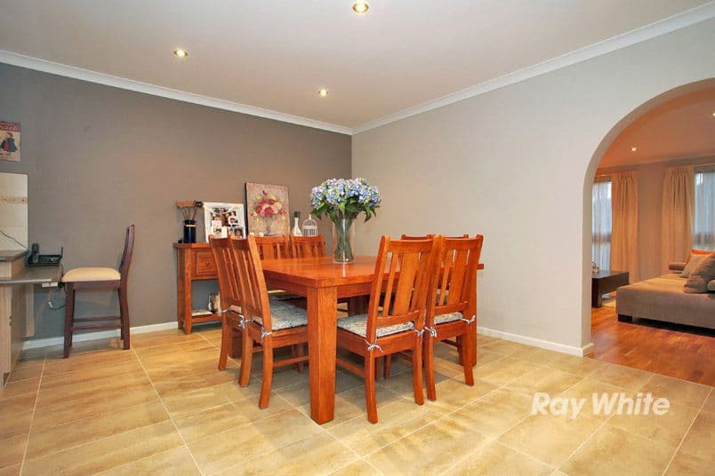 77 James Cook Drive, ENDEAVOUR HILLS VIC 3802, Endeavour Hills - Thumbnail 3