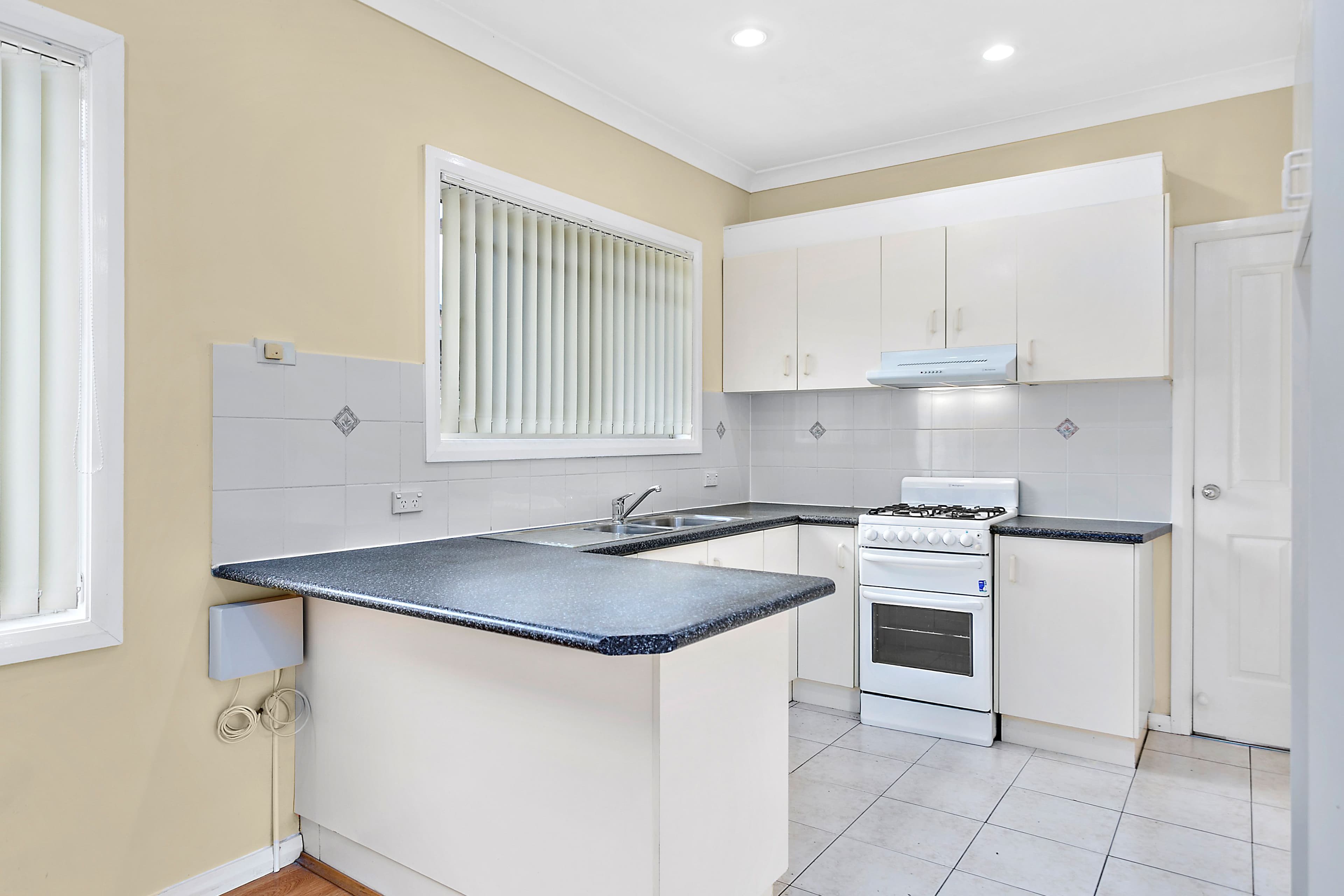 11 Fisher Street, West Wollongong - Thumbnail 8