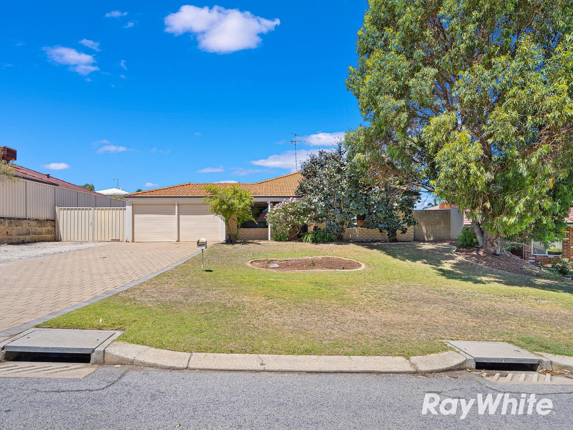 40 Floribunda Avenue, Halls Head WA 6210, Halls Head - Thumbnail 2