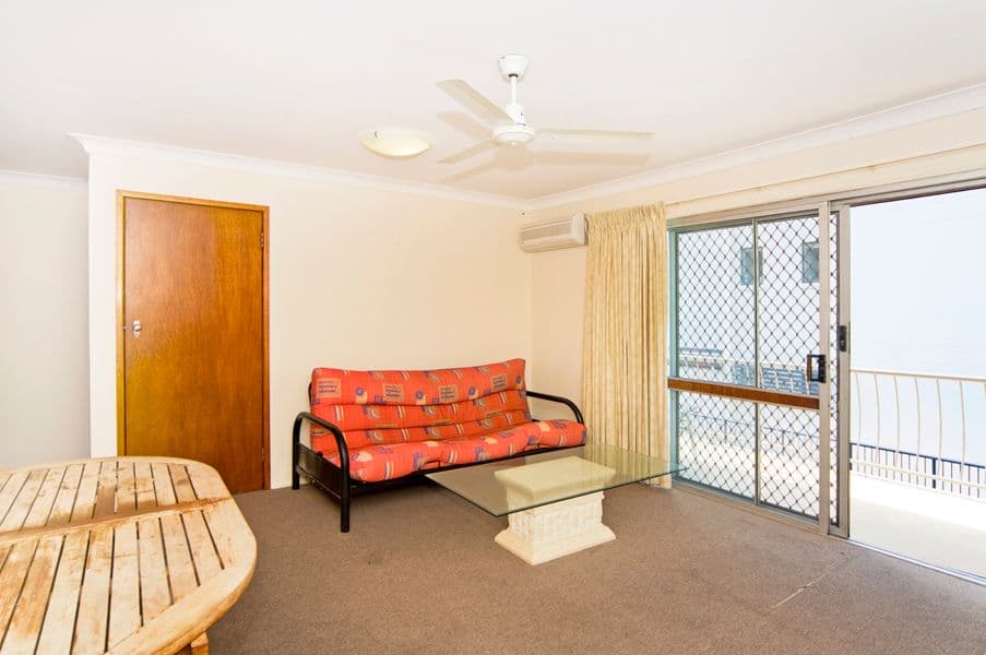 70 McLean Street, COOLANGATTA QLD 4225, Coolangatta - Thumbnail 2