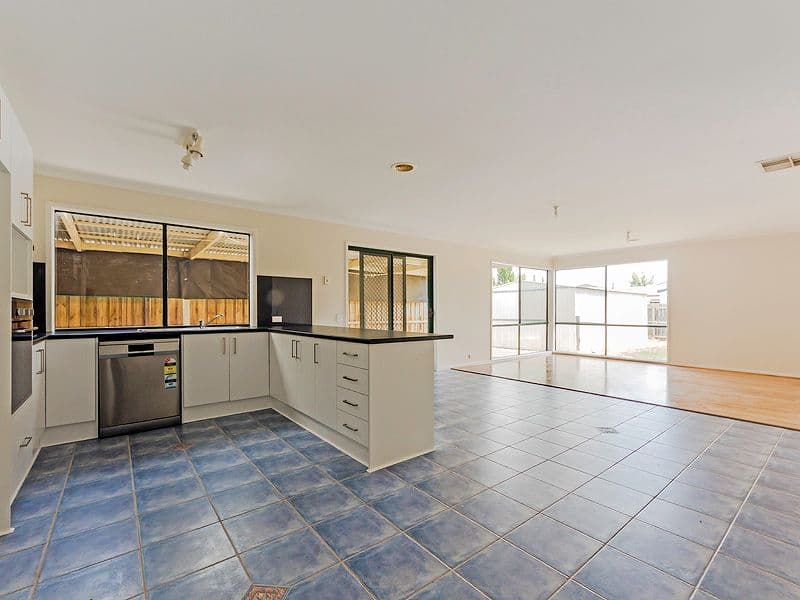 22 Carruthers Drive, Hoppers Crossing VIC 3029, Hoppers Crossing - Thumbnail 6