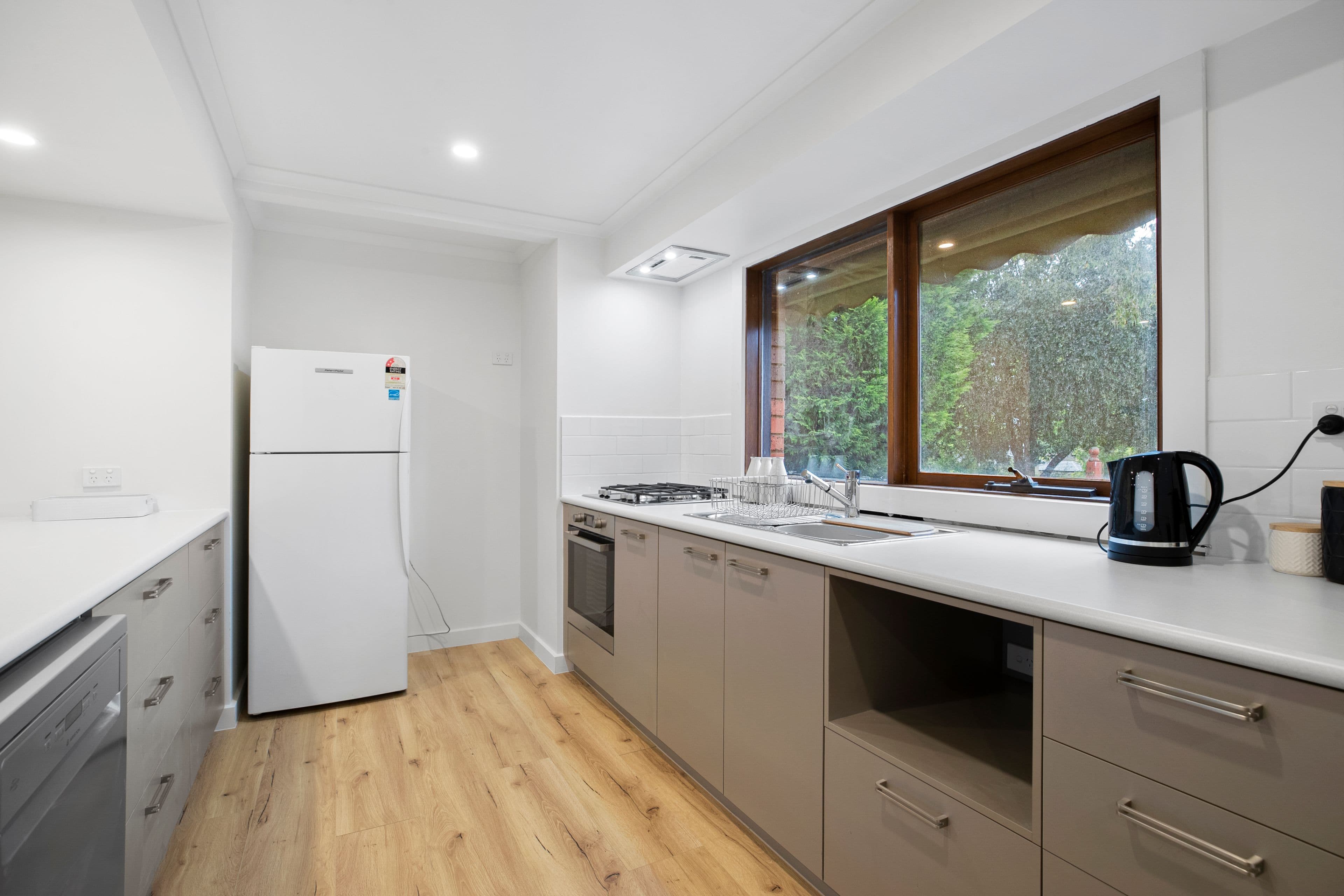 18 Illoura Avenue, Ringwood East VIC 3135, Ringwood East - Thumbnail 4