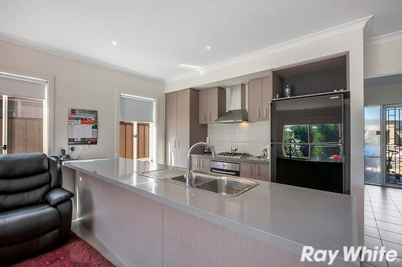 31 Barmah Drive, South Morang VIC 3752, South Morang - Thumbnail 2