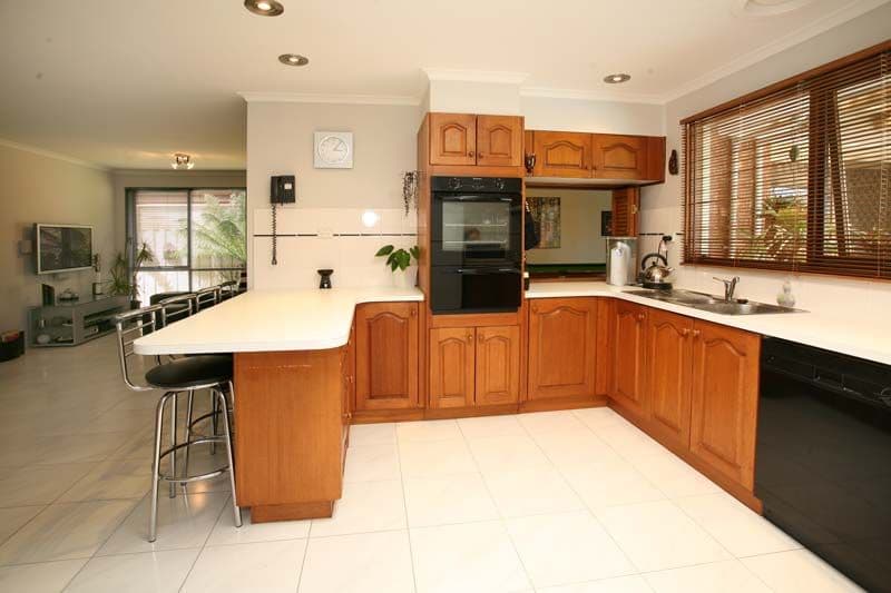 96 Cootamundra Drive, WHEELERS HILL VIC 3150, Wheelers Hill - Thumbnail 3