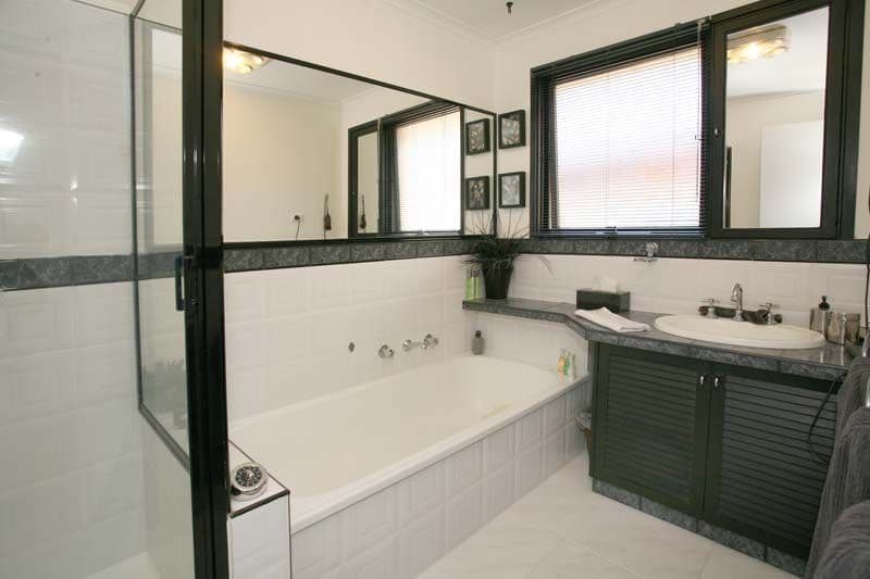 96 Cootamundra Drive, WHEELERS HILL VIC 3150, Wheelers Hill - Thumbnail 8