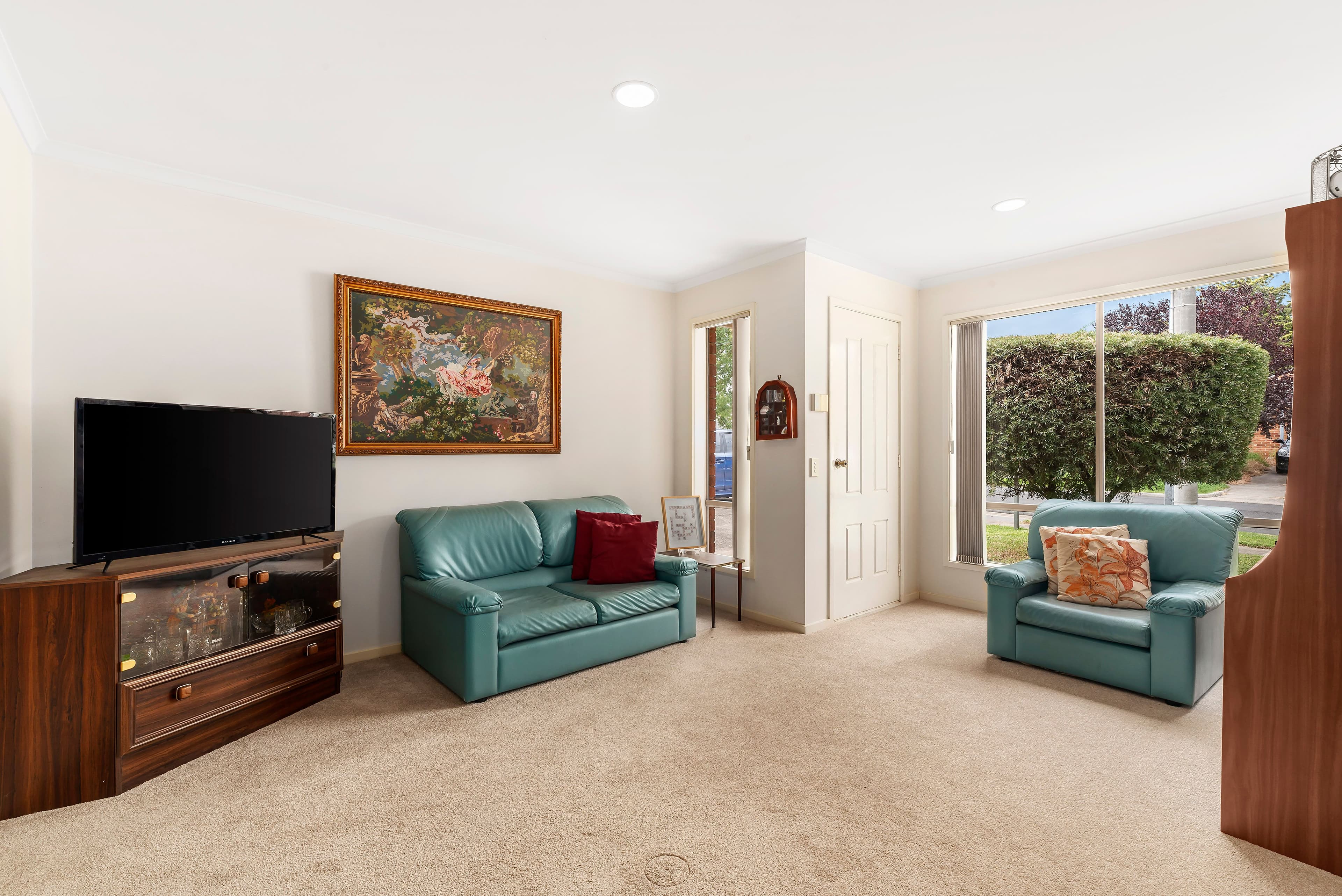 15 Killerton Crescent, Heidelberg West VIC 3081, Heidelberg West - Thumbnail 2