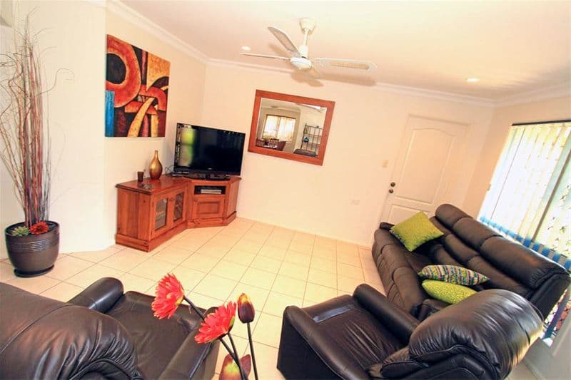 54 Springfield Drive, NORMAN GARDENS QLD 4701, Norman Gardens - Thumbnail 2
