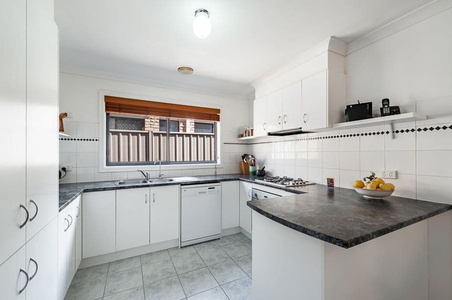 38 Parramatta Walk, Craigieburn VIC 3064, Craigieburn - Thumbnail 2