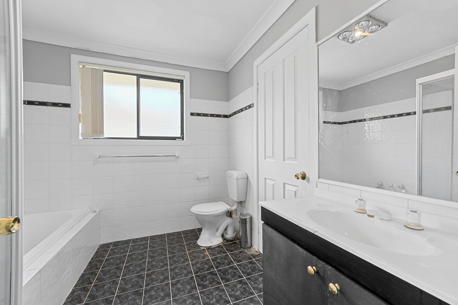 6b Madigan Grove, Thirlmere NSW 2572, Thirlmere - Thumbnail 7