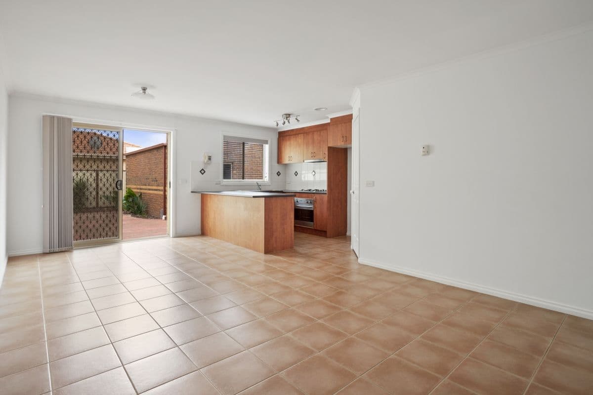 8 Anna Court, Werribee VIC 3030, Werribee - Thumbnail 2