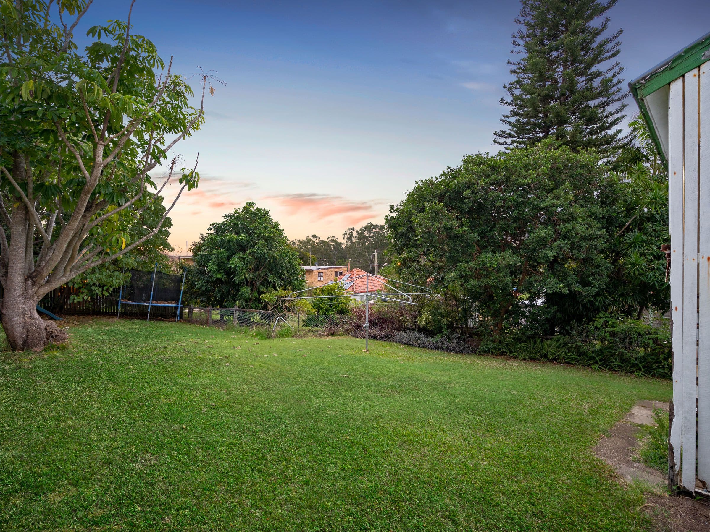 9 Barton Street, Holland Park West QLD 4121, Holland Park West - Thumbnail 2