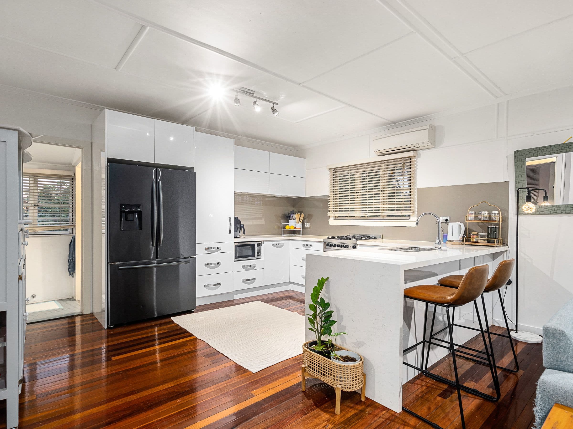 9 Barton Street, Holland Park West QLD 4121, Holland Park West - Thumbnail 5