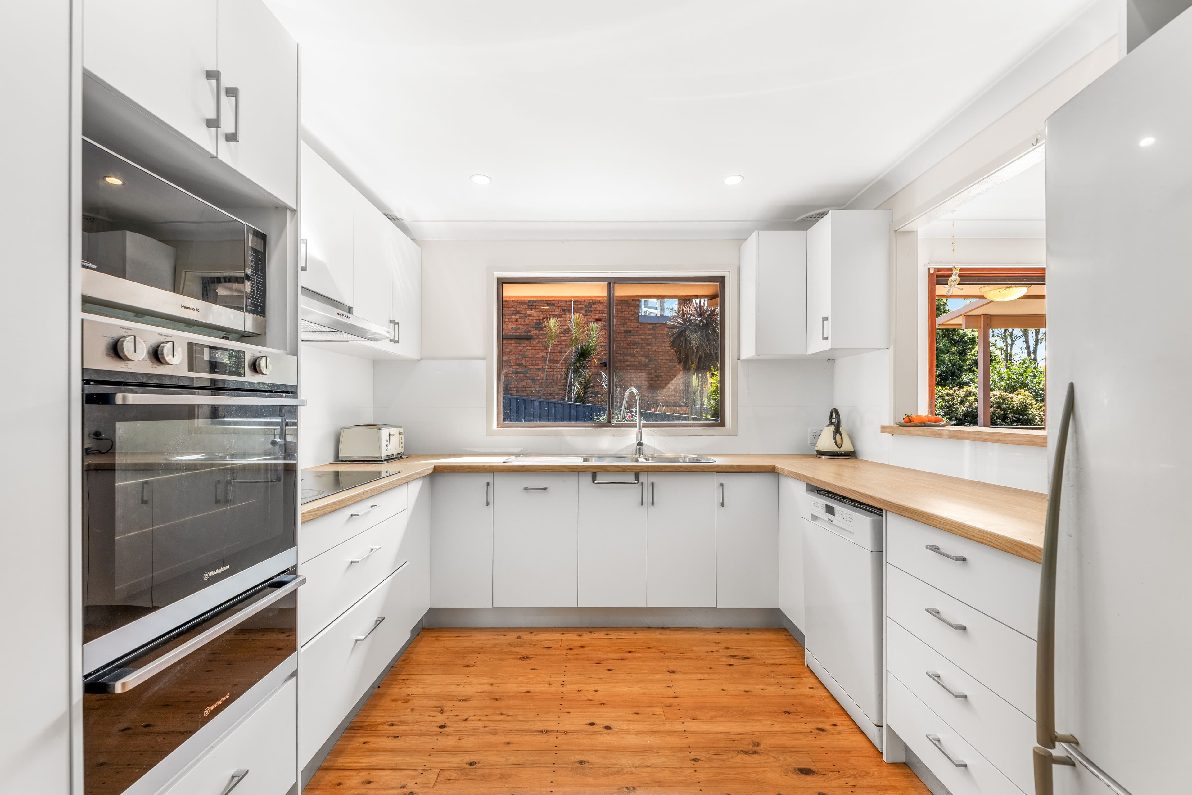 2 Batavia Place, Illawong NSW 2234, Illawong - Thumbnail 7