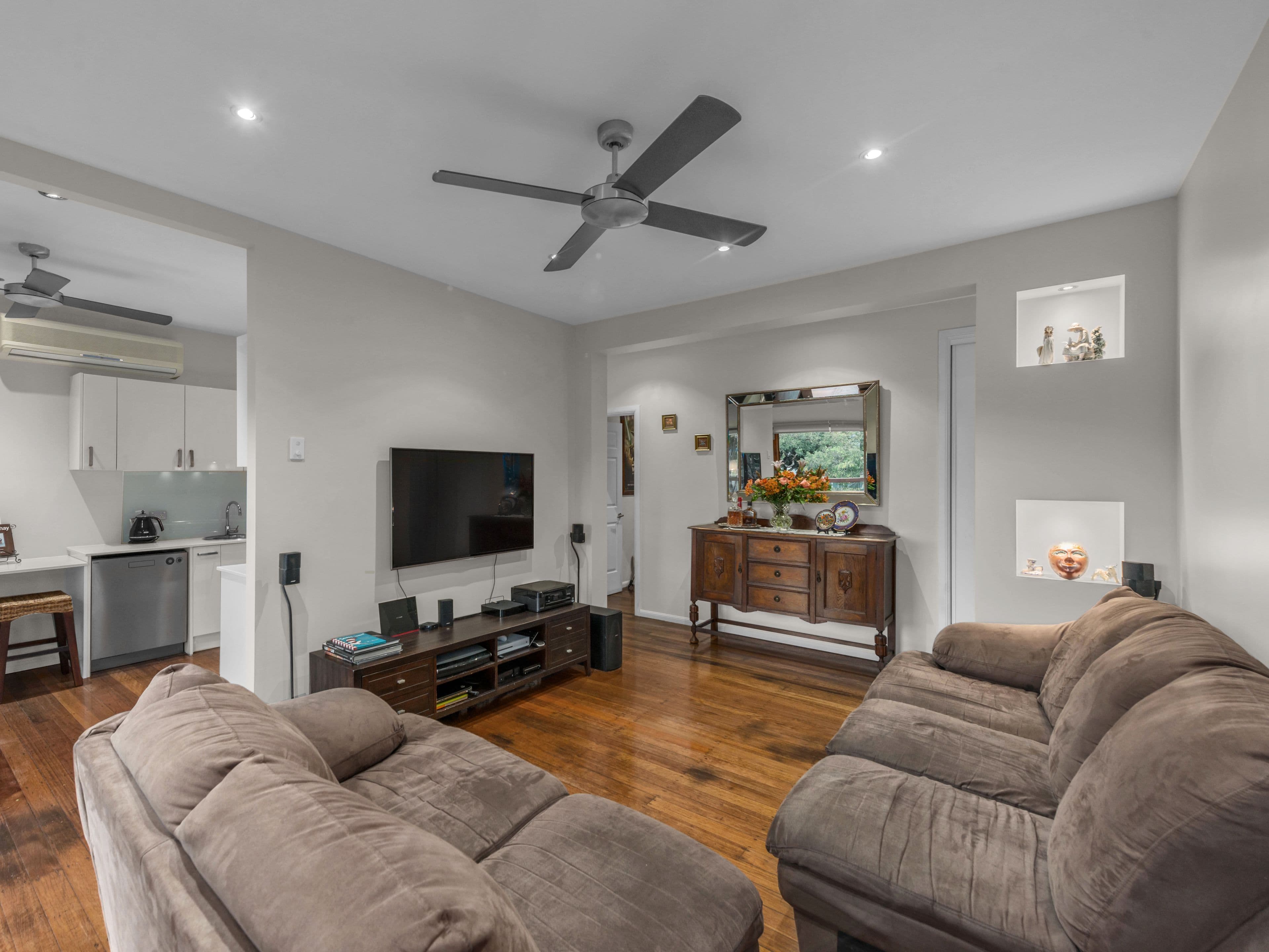 52 Porteus Drive, Seven Hills QLD 4170, Seven Hills - Thumbnail 5