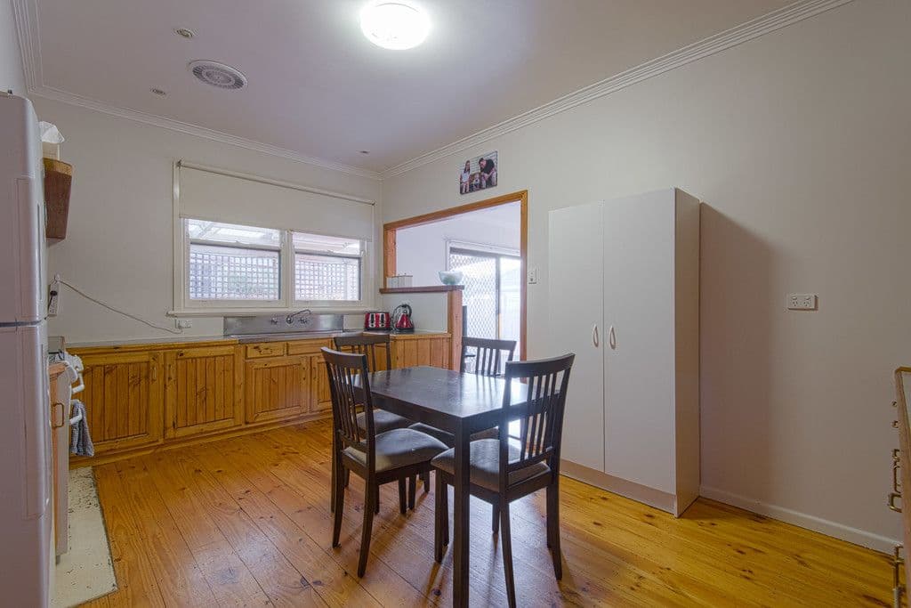 19 Weeroona Avenue, North Bendigo VIC 3550, North Bendigo - Thumbnail 3