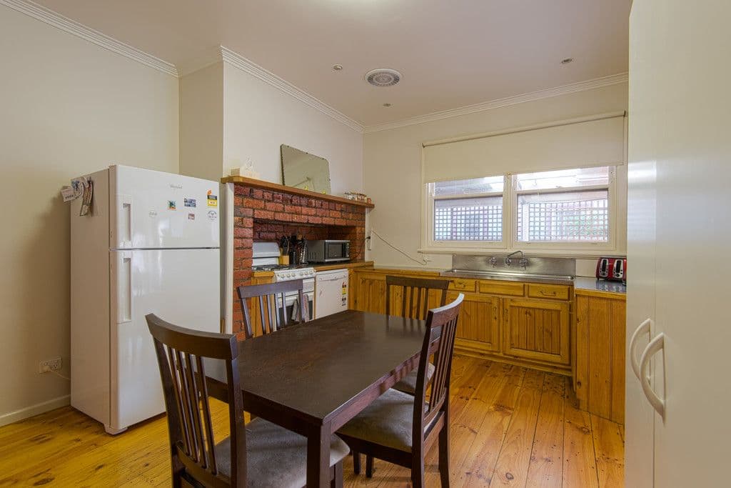 19 Weeroona Avenue, North Bendigo VIC 3550, North Bendigo - Thumbnail 4