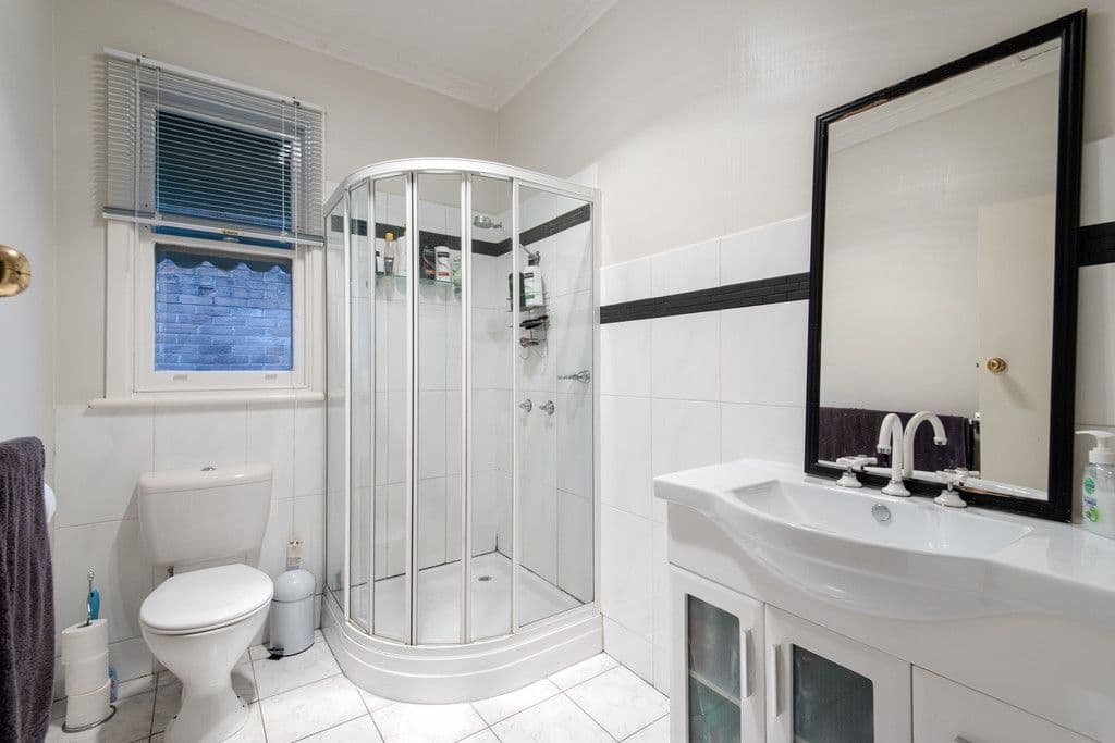 19 Weeroona Avenue, North Bendigo VIC 3550, North Bendigo - Thumbnail 6