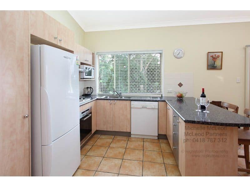 38 Henry Street, CHAPEL HILL QLD 4069, Chapel Hill - Thumbnail 5