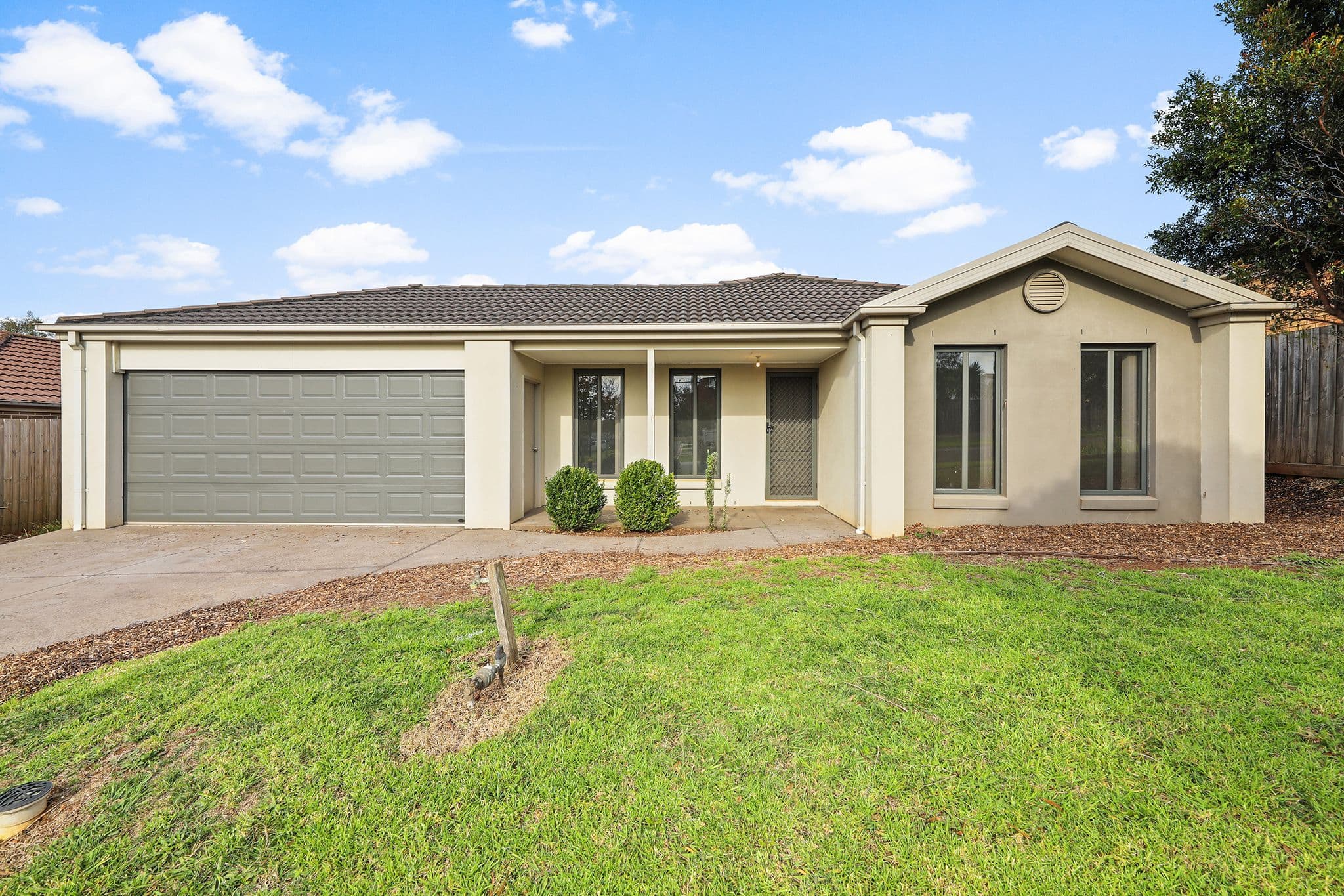 10 Rivendale Crescent, Drouin VIC 3818, Drouin - Image 1