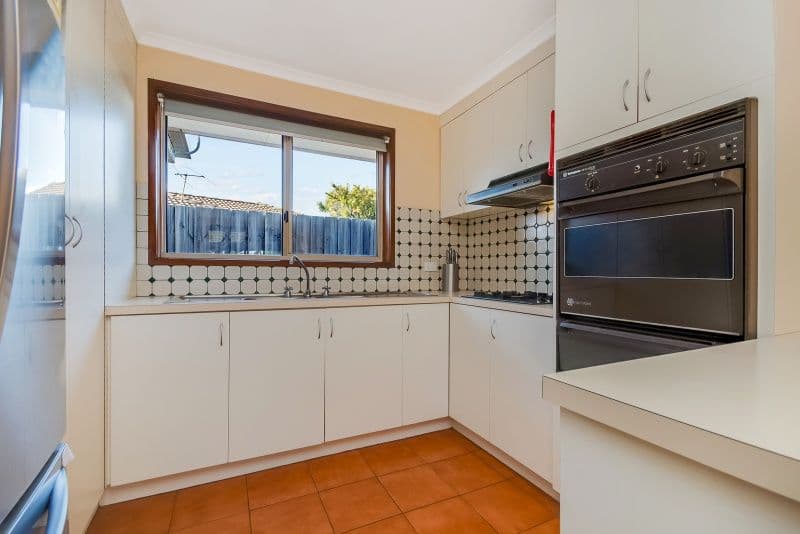 4 Grange Court, Corio VIC 3214, Corio - Thumbnail 2