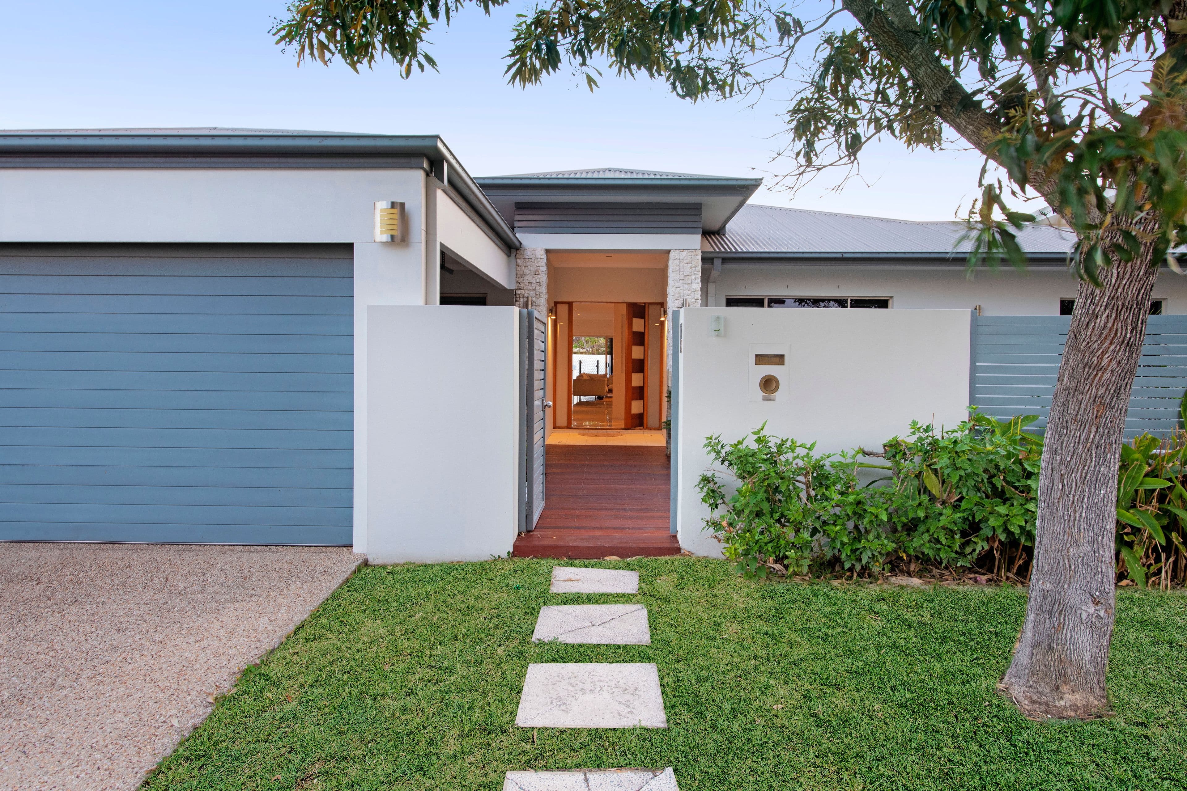 2 Mexicali Court, Broadbeach Waters QLD 4218, Broadbeach Waters - Image 1