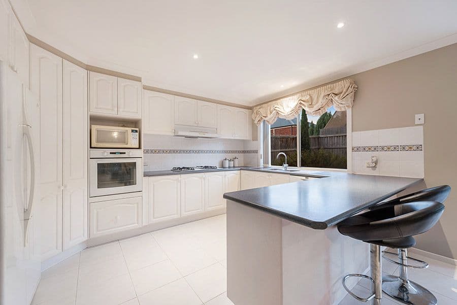 8 Burniston Avenue, Craigieburn VIC 3064, Craigieburn - Thumbnail 2