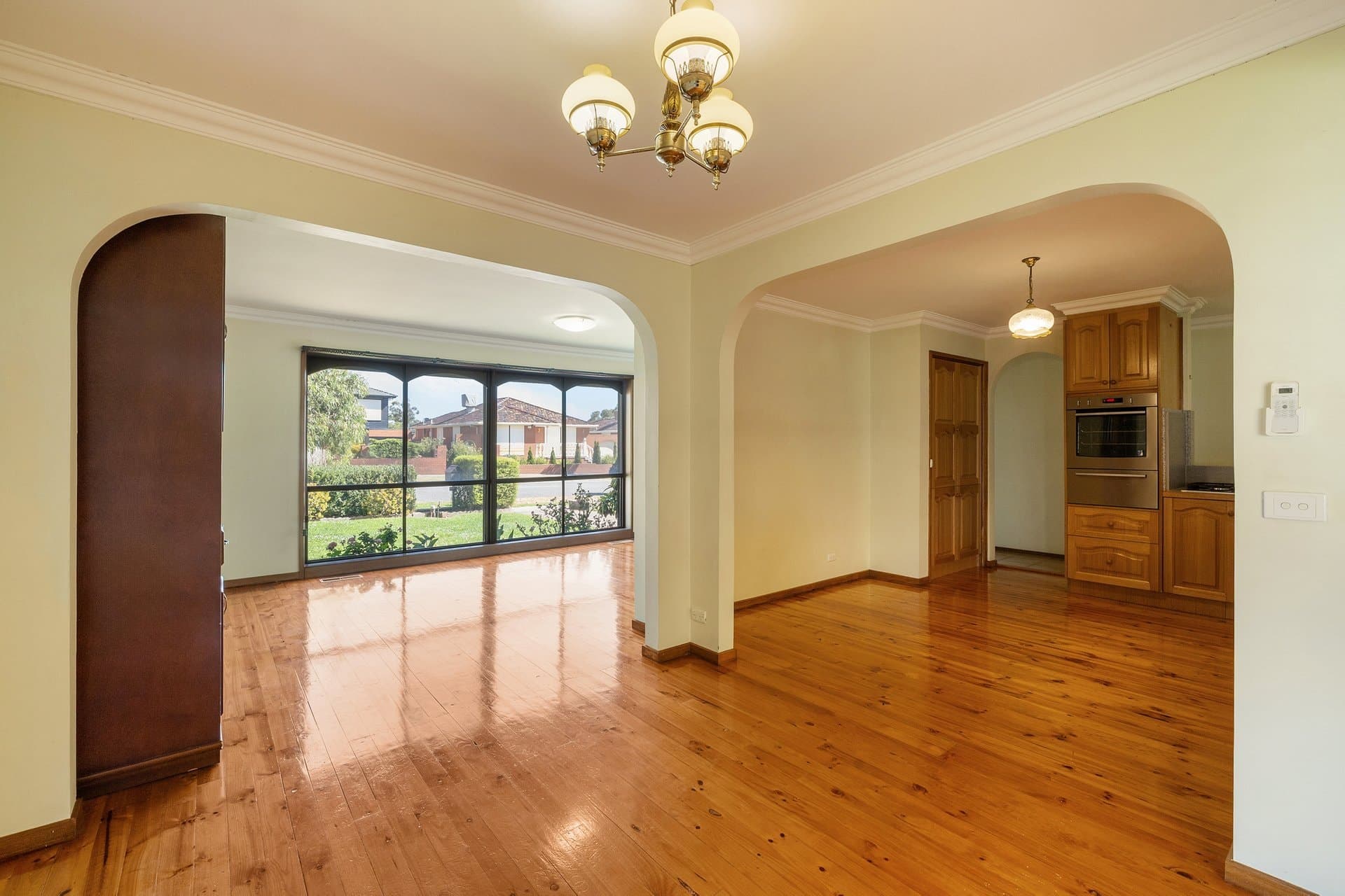 16 Taunton Drive, Bundoora - Thumbnail 2