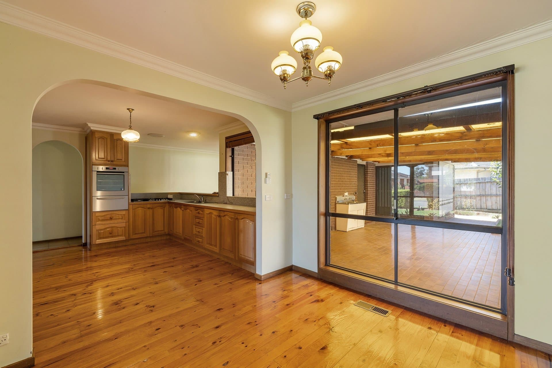 16 Taunton Drive, Bundoora - Thumbnail 4