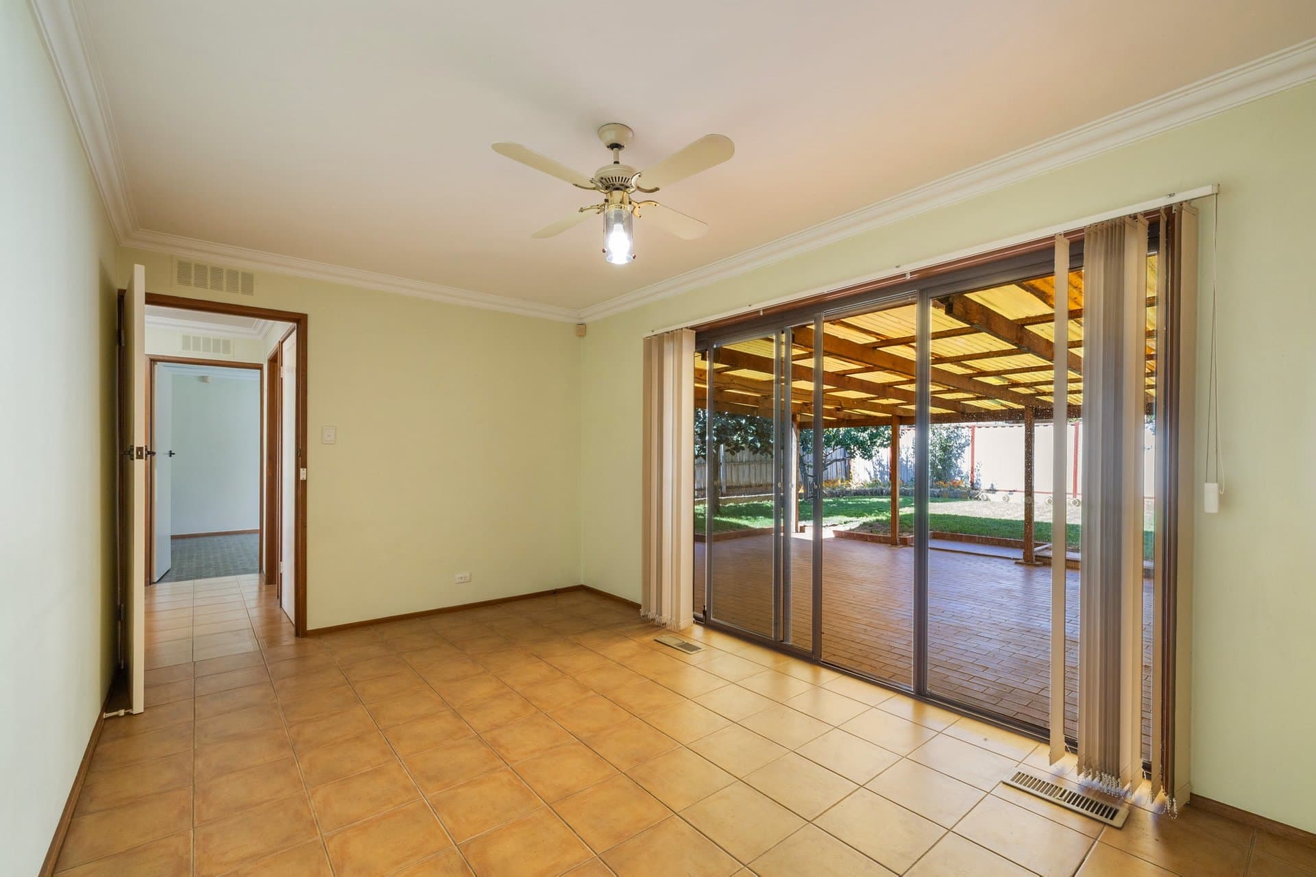 16 Taunton Drive, Bundoora - Thumbnail 8