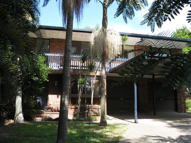 17 Glenlinton Street, HOLLAND PARK QLD 4121, Holland Park - Image 1